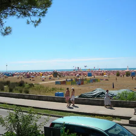 Apartment Ferienwohnung Fuer 5 Personen Ca 42 Qm In Bibione, Adriakueste Italien Und Umgebung - B63063 *